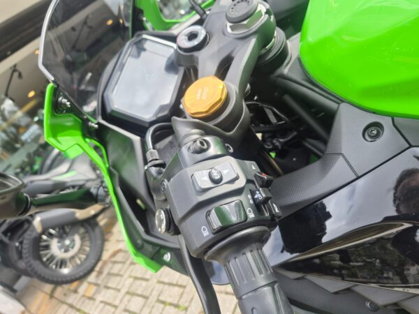 KAWASAKI NINJA ZX-4R 2025 - Imagem 10