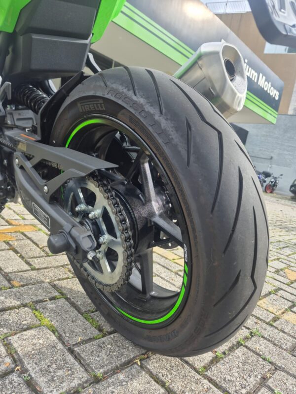 KAWASAKI NINJA ZX-4R 2025 - Imagem 11