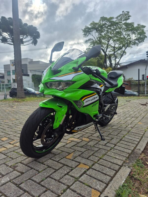 KAWASAKI NINJA ZX-4R 2025 - Imagem 12