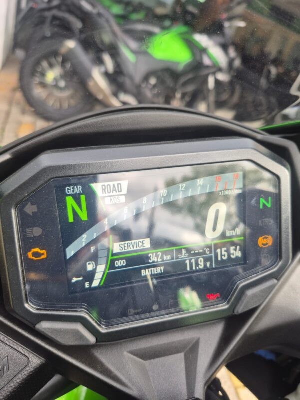 KAWASAKI NINJA ZX-4R 2025 - Imagem 15