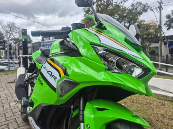 KAWASAKI NINJA ZX-4R 2025 - Imagem 3