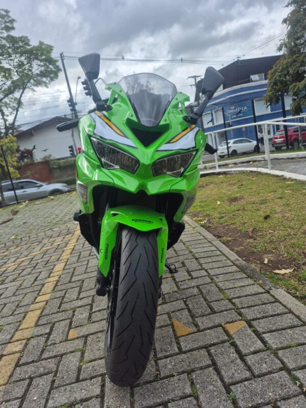 KAWASAKI NINJA ZX-4R 2025 - Imagem 4