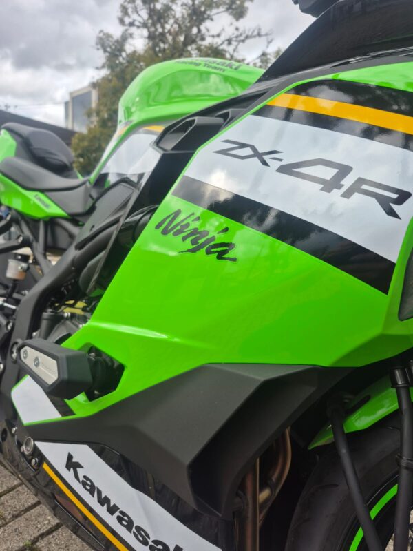 KAWASAKI NINJA ZX-4R 2025 - Imagem 5