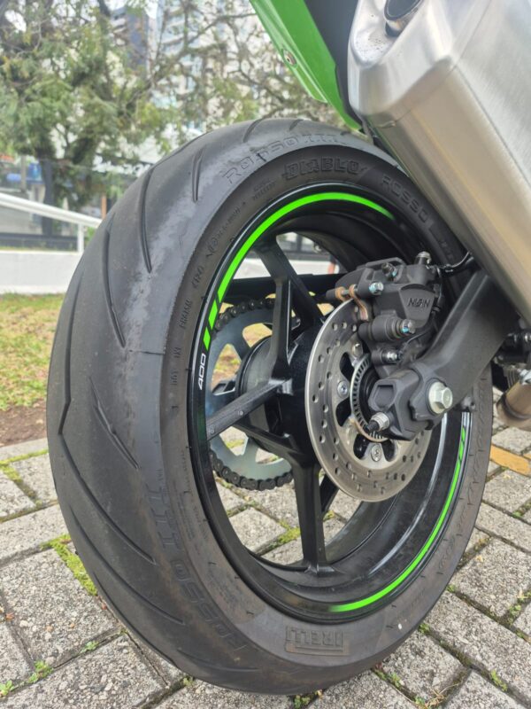KAWASAKI NINJA ZX-4R 2025 - Imagem 8