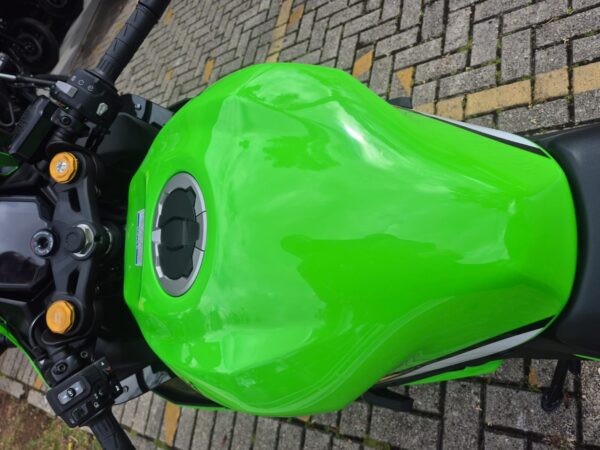 KAWASAKI NINJA ZX-4R 2025 - Imagem 9